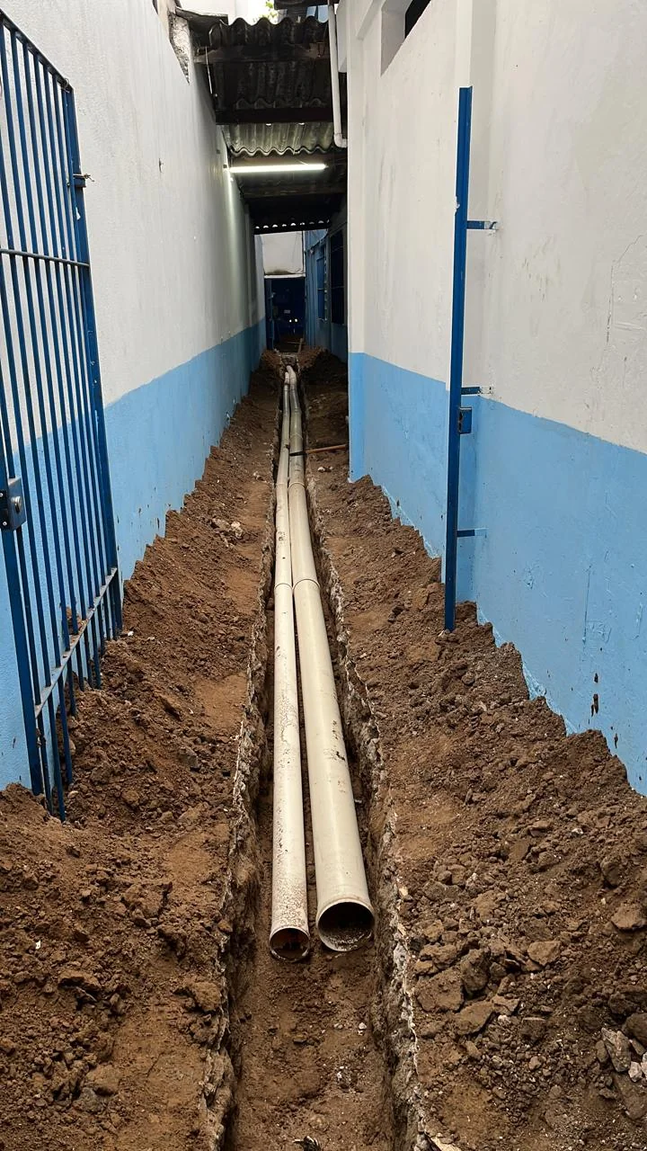Vazamento no quintal em São Paulo — tubulação enterrada e jardim