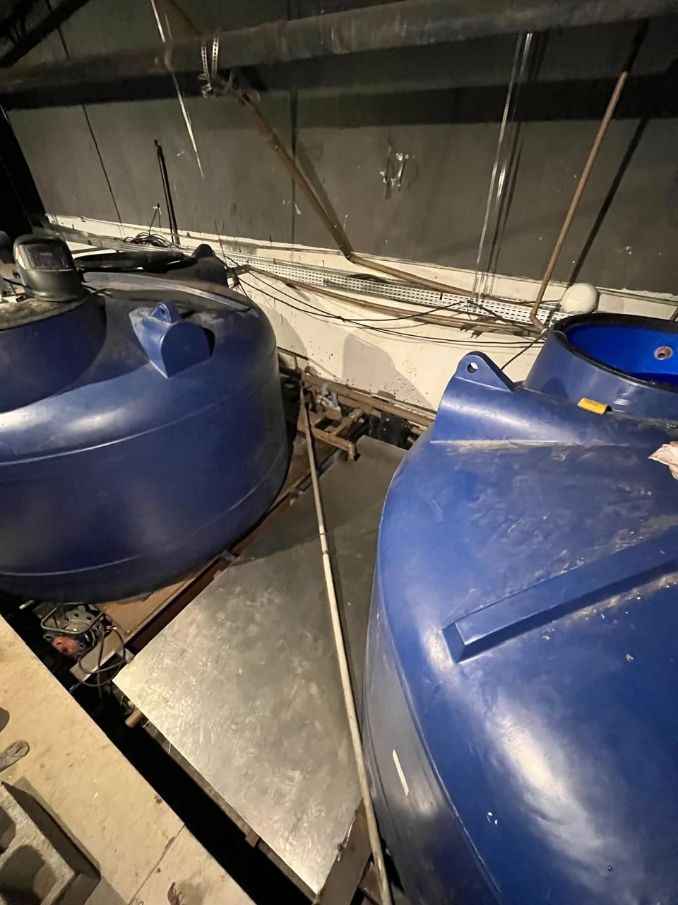 Vazamento em caixa d'agua em São Paulo — boia, conexão e ladrão