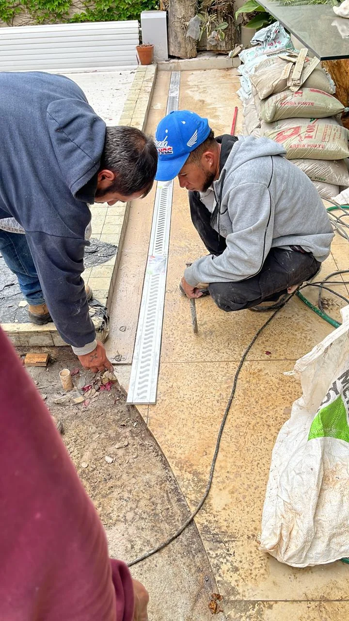Hidrojateamento de calha em São Paulo — telhado e platibanda